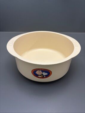 Vintage Peanuts Charlie Brown and Snoopy Chex Mix 40th Anniversary Bowl 3.5 Qt